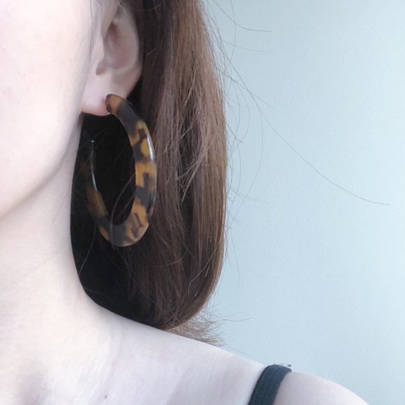 Reserved 2 Large Tortoise Resin Hoop Earrings - Picture 4 of 4